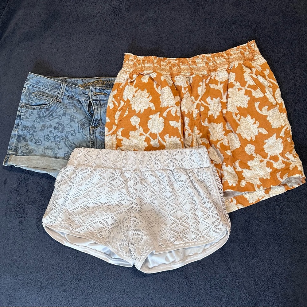 2 Listings 20$! Women’s Short Lot